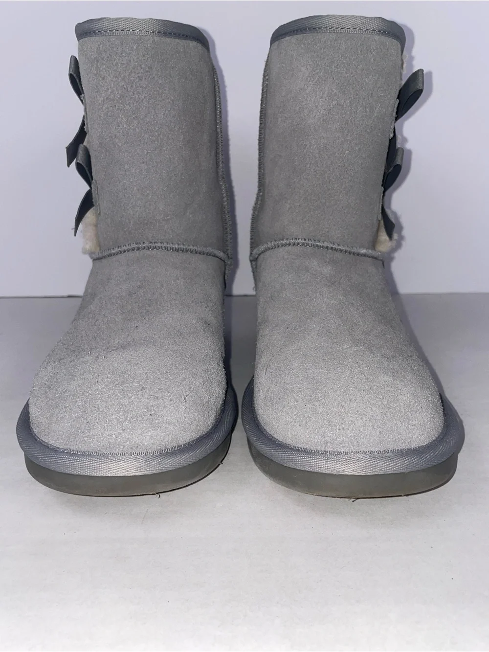 Koolaburra by UGG Victoria Short Suede Bow Boots Grey Women’s Size 4